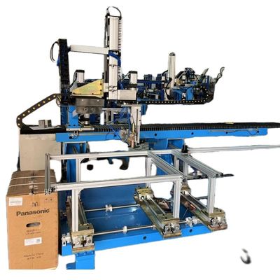Machine spéciale de soudage CNC pour le bord intérieur du panneau