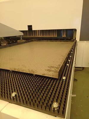 Bon prix 1.8m Machine de pliage de type bras à pression centrale Machine automatique de pliage de tôle en ligne