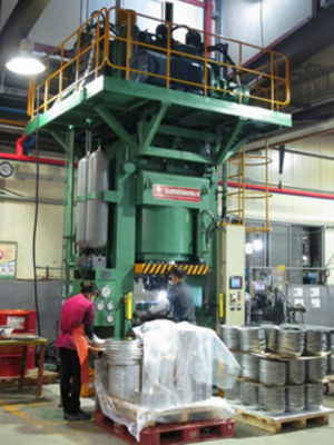 Machine de presse hydraulique professionnelle pour les procédés d'enroulement et de coulée sous pression de fil d'acier