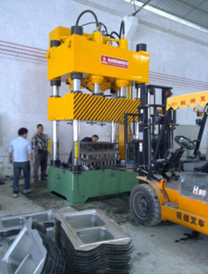 Échafaudage CNC de grande précision équipement de presse hydraulique spécialisé