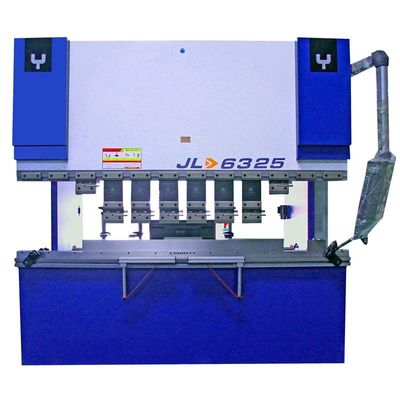 Machine de traitement automatique avancée de tôles métalliques pour le pliage et la formage précis