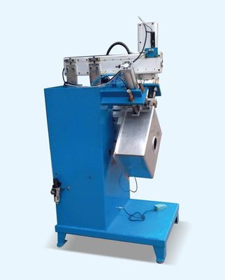 Machine de soudage automatique à commande numérique pour l'épissage des éviers en acier inoxydable