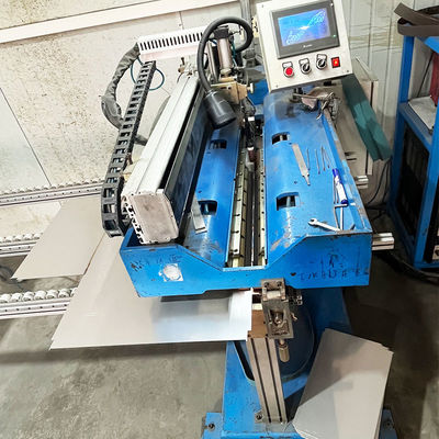 Machine de soudage de panneaux en acier inoxydable robuste pour évier artisanal commercial utilisant la technique de soudage MIG