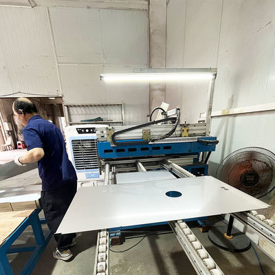 Bon prix Machine de soudage de panneau à couture droite multifonctionnelle ultra-intelligente et avancée en ligne