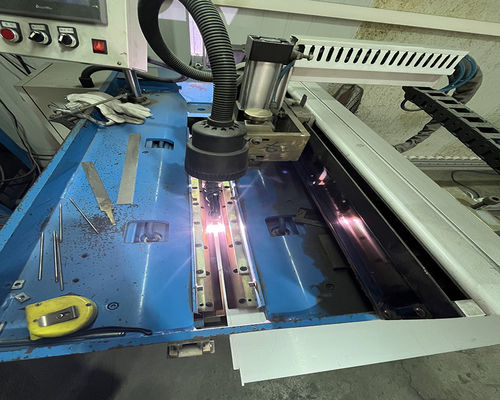 Bon prix Machine de soudage à couture droite de précision en acier inoxydable pour différentes épaisseurs de matériaux en ligne