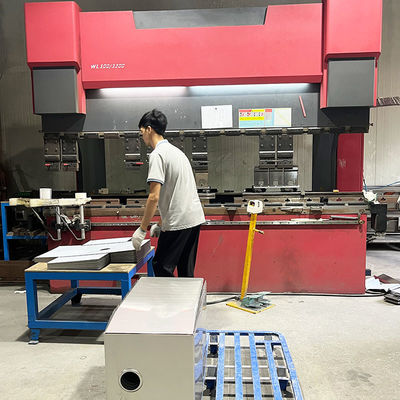 Machine de pliage de tôles d'acier inoxydable à découpe de plasma CNC de précision pour éviers faits à la main haut de gamme
