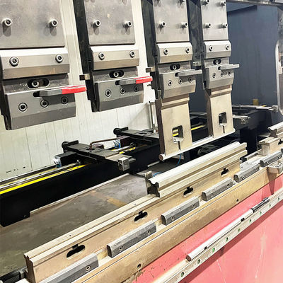 Bon prix Équipement de pliage de tôles métalliques à haut rendement pour la décoration de bâtiments en acier inoxydable 304 en ligne