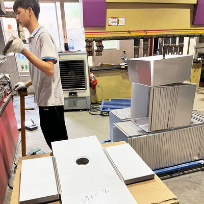Machine à plier les feuilles de précision CNC pour la fabrication d'équipements de cuisine avec 201 acier inoxydable