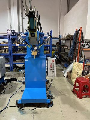 La machine de pressage de coins et de coutures avancée et efficace pour les éviers de cuisine en acier inoxydable