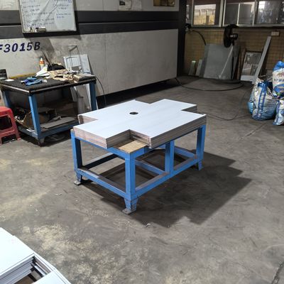 Fabrication d'équipements de ligne de production d'éviers artisanaux multifonctionnels