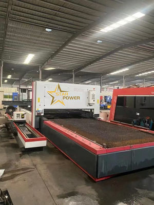 Machine de découpe laser de tôle métallique CNC de précision pour la décoration architecturale et les applications aérospatiales avec de grands équipements