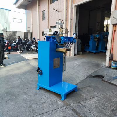 Efficacité avec la machine de soudage CNC à spécifications multiples pour les filets d'évier en acier inoxydable
