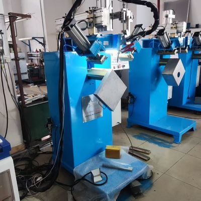 Facile à utiliser et paramètres de soudage personnalisables, machine de soudage CNC à coin rond