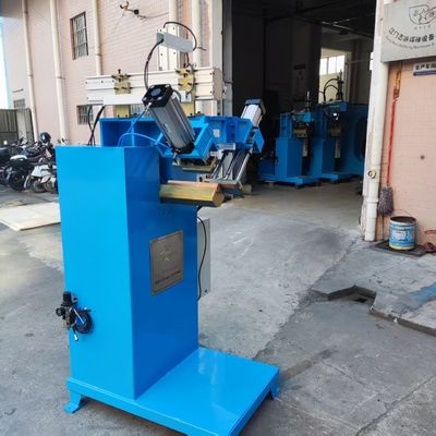 Facile à utiliser et paramètres de soudage personnalisables, machine de soudage CNC à coin rond