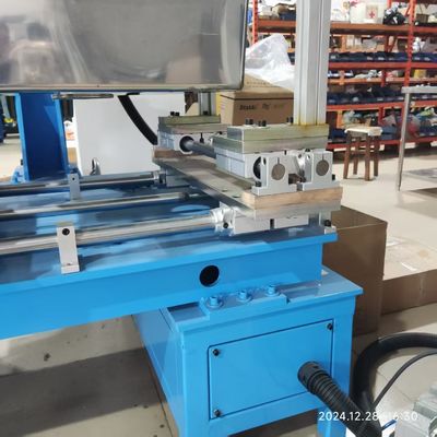 Machine de soudage à commande numérique polyvalente pour la fabrication d'éviers de cuisine