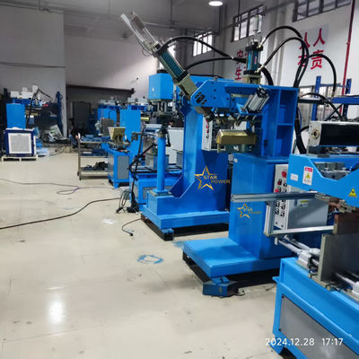 Machine de pressage à joints et à angles contrôlée par PLC pour des coutures de soudage de haute précision et lisses dans l'industrie de la cuisine