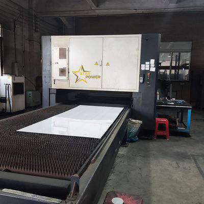 Bon prix Machine de découpe laser haute puissance pour la ligne de production de ustensiles de cuisine en ligne