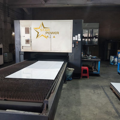 Machine de découpe laser haute puissance pour la ligne de production de ustensiles de cuisine