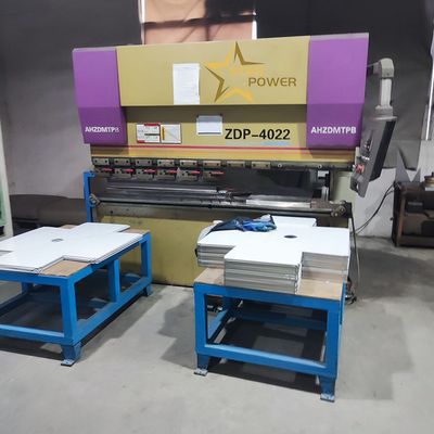 Ligne de production d'éviers de machines à plier automatiques