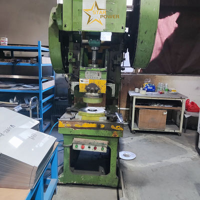 Presse à percussion à gorge profonde multifonctionnelle pour la fabrication d'éviers de cuisine et d'appareils ménagers faits à la main