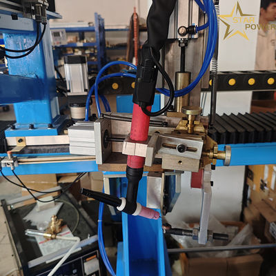 Machine de soudage à plat de lavabo de cuisine personnalisée avec système de contrôle CNC avancé pour le soudage des fournitures et ustensiles de cuisine