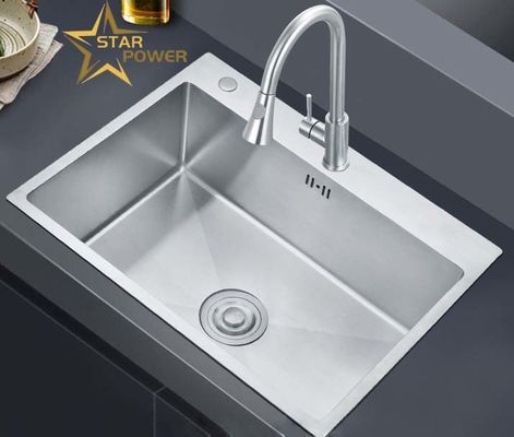 Surface poncée à la main lisse sans rugosité évier de cuisine en acier inoxydable