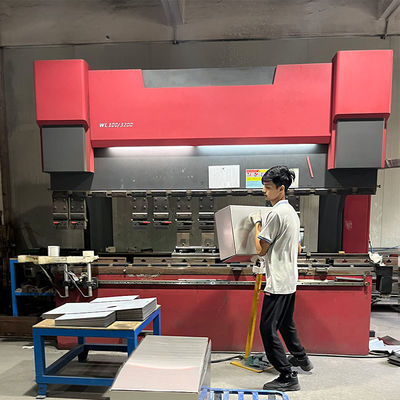 Ligne de fabrication d'éviers manuels personnalisés CNC de haute précision