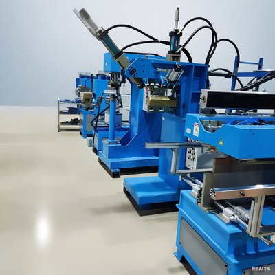 Machine de soudure de précision CNC à 4 axes (Spécialisée pour le bord intérieur des panneaux)