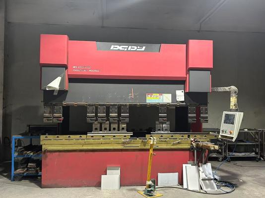 Machine à cintrer pour fonds de bols