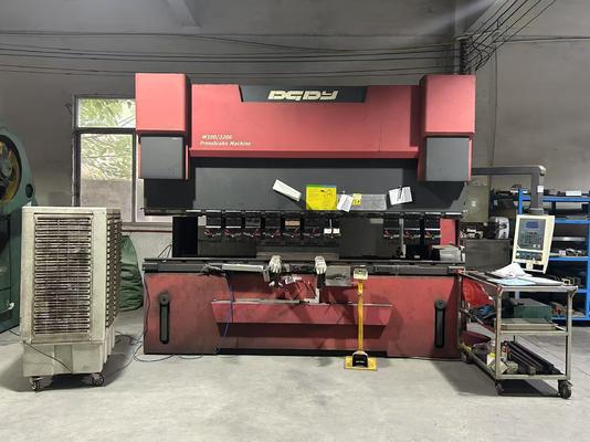 Machine à cintrer pour fonds de bols