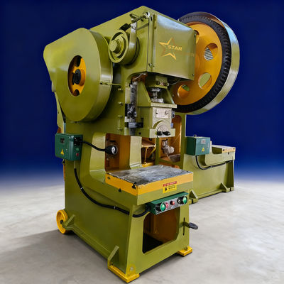 Presse mécanique à poinçonner de 250 tonnes série J23 avec une pression nominale de 400KN pour le perçage de trous dans le métal