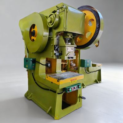 Presse mécanique à poinçonner de 250 tonnes série J23 avec une pression nominale de 400KN pour le perçage de trous dans le métal