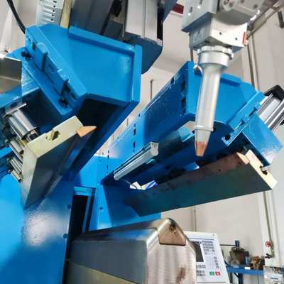 Machine de soudure d'arrondissement d'angles CNC avec positionnement CNC 3 axes, tension 220V et puissance 500W pour cadres en acier inoxydable